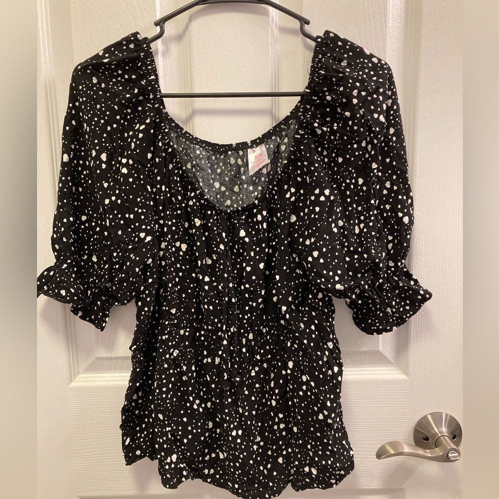 No Boundaries peasant top heart print black white junior’s XL 15 17 shirt ladies